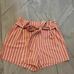 Mosaic & Co and Elegant High Waist pleated Striped Shorts with belt Size Small